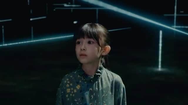 azumiのインスタグラム：「前回に続き ナレーションで参加させていただきました 映像も音楽も壮大で繊細な 素敵なムービーになっています ぜひご覧ください  －－－－－－－－－－－－－－ 麻布台ヒルズ ムービー2023｜ GREEN, LIFE, TOKYO.  東京の未来を考え、街づくりに取り組んできた森ビル。35年にわたって取り組んできた「麻布台ヒルズ」が2023年11月、いよいよ開業を迎えます。  コンセプトは、“緑に包まれ、人と人をつなぐ｢広場｣のような街”。ヒルズがめざしてきた人間中心の街をさらに進化させ、圧倒的な緑と豊かなコミュニティを両立させることでGREEN & WELLNESSという課題に取り組んだ「ヒルズの未来形」です。 住宅やオフィス、予防医療センター、インターナショナルスクール、マーケットなどの商業施設、文化施設など、多様で豊かな都市機能を高度に複合させています。  この麻布台ヒルズという街からはじまるのは、緑あふれる未来であり、豊かな生活の未来であり、東京という都市の未来です。  ■森ビル コーポレートサイト　https://www.mori.co.jp/ ■麻布台ヒルズプロジェクトサイト 　https://project.azabudai-hills.com/  #麻布台ヒルズ #コンセプトムービー #azumi #wyolica #ナレーション」