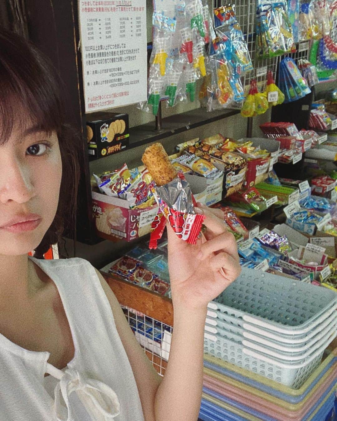 名和風歌さんのインスタグラム写真 - (名和風歌Instagram)「駄菓子屋さんで撮影 楽しかった ☺︎」8月9日 18時48分 - fuuka_nw