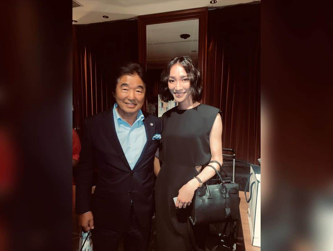 ゆしんさんのインスタグラム写真 - (ゆしんInstagram)「． 大先輩ピーさんのパワフルな歌声に酔いしれ軽快なトークでマジでお腹を抱えながら大爆笑した一日でした🍷そして8/8はピーさんのお誕生日‼︎改めておめでとう御座います🕊️ @oziba1952   2枚目 会場ではTVK（テレビ神奈川）時代からお世話になっている北原さんご夫妻ともお久しぶりにお会いできてとても嬉しかったです🥰 @kitahara_teruhisa   大好きな方々にお会いでき 心穏やかな一日に感謝🩷🩷🩷」8月9日 18時54分 - yushin0725