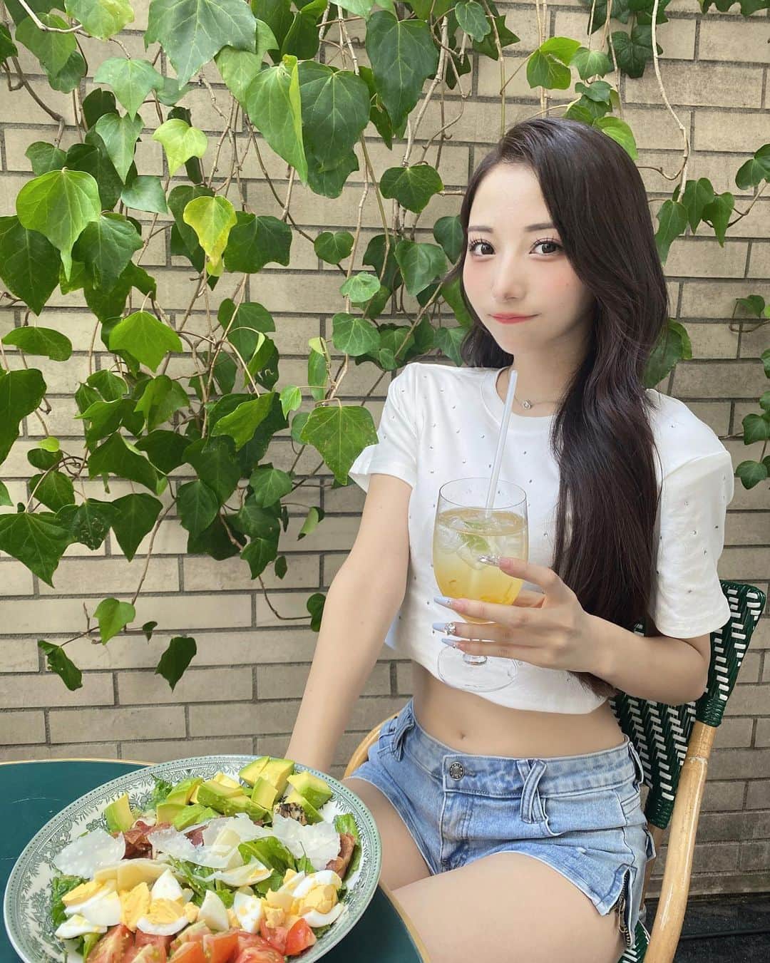 のインスタグラム：「久しぶりのカフェ活した☀️ 今年の夏は天気良い日が多い気するなー♡」