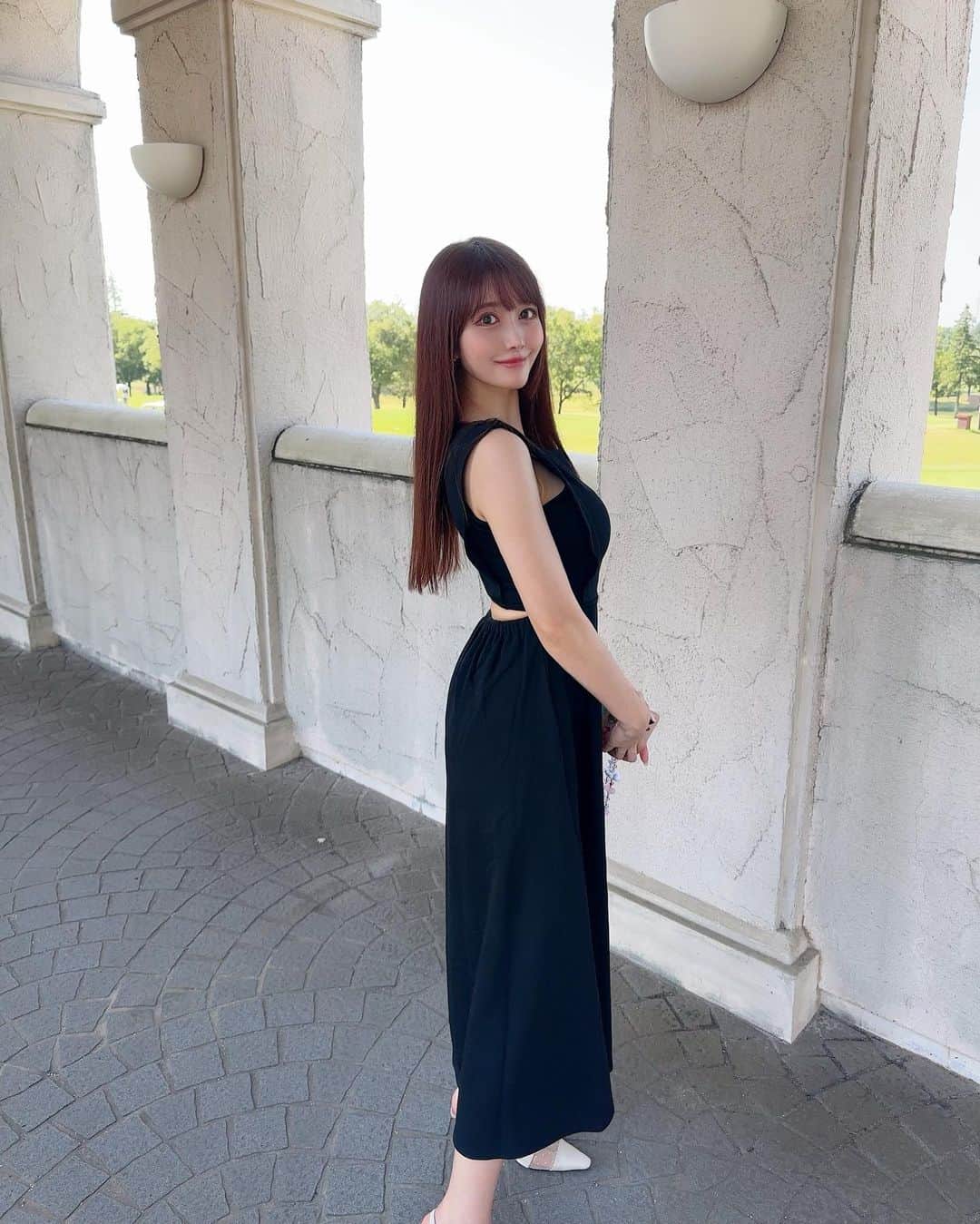 MAYUさんのインスタグラム写真 - (MAYUInstagram)「. この前行ったセゴビアゴルフクラブのクラブハウスの外観とか、駐車場までの道が可愛かったの〜🏰🤍 . 無駄に自撮りしちゃってた😚🤳 . . 暑いのもういいから早く秋が来てほしいな〜〜🍁🍂🌰🍠🍇🌾🌝 . . #ゴルフ女子#ゴルフ#ゴルフ場#セゴビアゴルフクラブインチヨダ#golf#golflife#golfaddict#golfclub#golfcourse#japan」8月9日 19時05分 - mayu.kina_golf