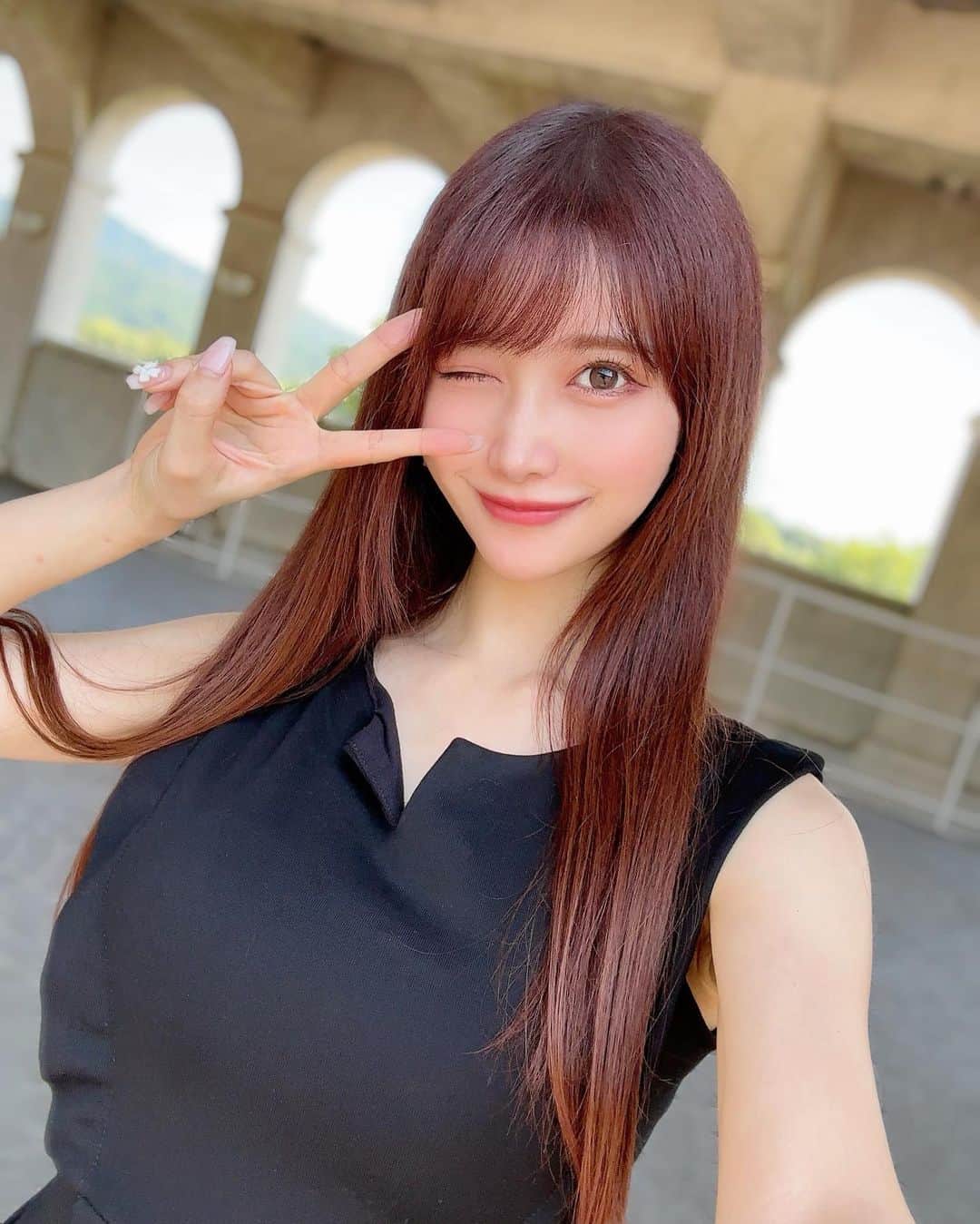 MAYUさんのインスタグラム写真 - (MAYUInstagram)「. この前行ったセゴビアゴルフクラブのクラブハウスの外観とか、駐車場までの道が可愛かったの〜🏰🤍 . 無駄に自撮りしちゃってた😚🤳 . . 暑いのもういいから早く秋が来てほしいな〜〜🍁🍂🌰🍠🍇🌾🌝 . . #ゴルフ女子#ゴルフ#ゴルフ場#セゴビアゴルフクラブインチヨダ#golf#golflife#golfaddict#golfclub#golfcourse#japan」8月9日 19時05分 - mayu.kina_golf