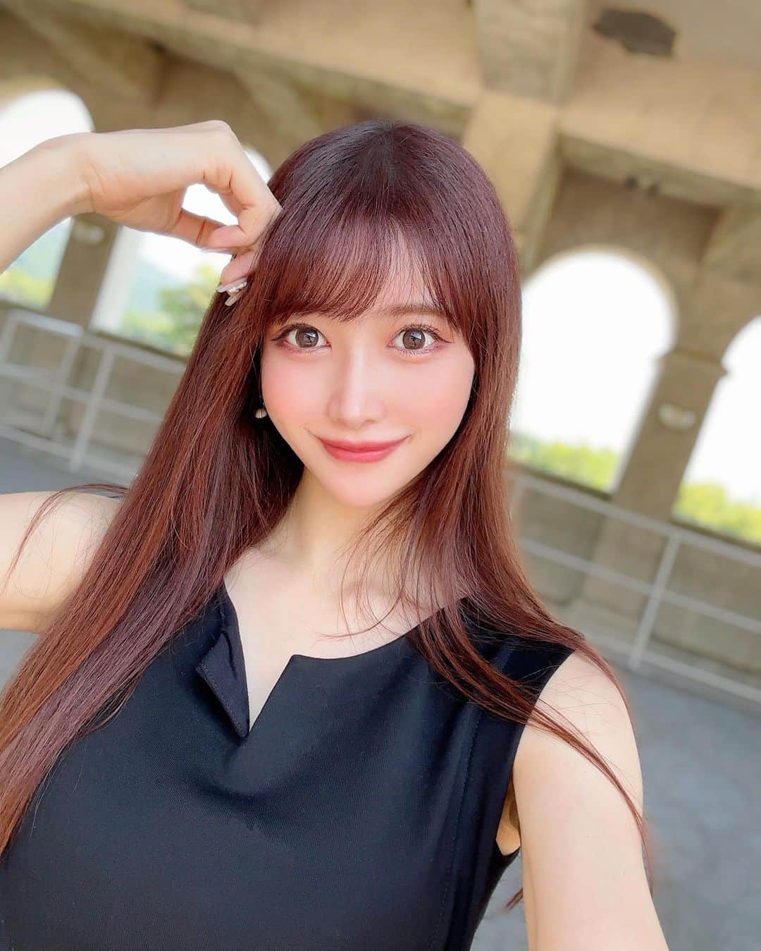 MAYUさんのインスタグラム写真 - (MAYUInstagram)「. この前行ったセゴビアゴルフクラブのクラブハウスの外観とか、駐車場までの道が可愛かったの〜🏰🤍 . 無駄に自撮りしちゃってた😚🤳 . . 暑いのもういいから早く秋が来てほしいな〜〜🍁🍂🌰🍠🍇🌾🌝 . . #ゴルフ女子#ゴルフ#ゴルフ場#セゴビアゴルフクラブインチヨダ#golf#golflife#golfaddict#golfclub#golfcourse#japan」8月9日 19時05分 - mayu.kina_golf