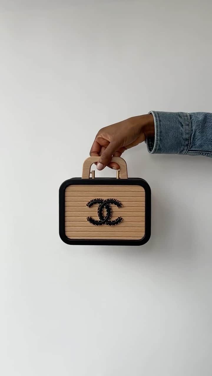 MATCHESFASHION.COMのインスタグラム：「Just launched: #MATCHES x @sellierknightsbridge ⚠️ Discover the ultimate pre-loved bag edit you won’t want to miss. Link in bio to shop.」