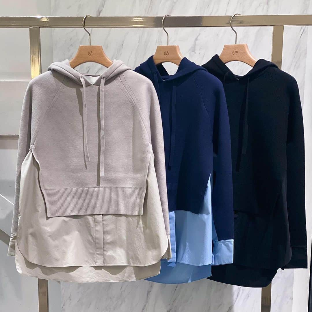 HANKYU.MODEさんのインスタグラム写真 - (HANKYU.MODEInstagram)「. 3.1 Phillip Lim Pre‐Fall Collection NEW ARRIVAL At 3F MODE  「3.1 Phillip Lim」の プレフォールコレクションが全て入荷。 ニットとポップリン素材の立体的なシルエットのパーカーやニットドレス、襟を外し2wayでスタイリングを楽しめるトレンチコートなど、この秋注目のアイテムがラインアップ。  Page1‐3 パーカー　88,000円 スカート　74,800円 バッグ　69,300円  Page4　ドレス　96,800円  Page5‐6 ジャケット　143,000円 スカート　77,000円  Page7　パンツ　74,800円 Page8-9　コート(2way)　198,000円  Page10 ブーツ　96,800円 シューズ　79,200円  #31PhillipLim #31フィリップリム #hankyumode #阪急うめだ本店 #うめはん #ファッション #新作 #23prefall  #ニットドレス #スカート #パーカー#ブーツ #トレンチコート #ジャケット」8月10日 17時00分 - hankyumode