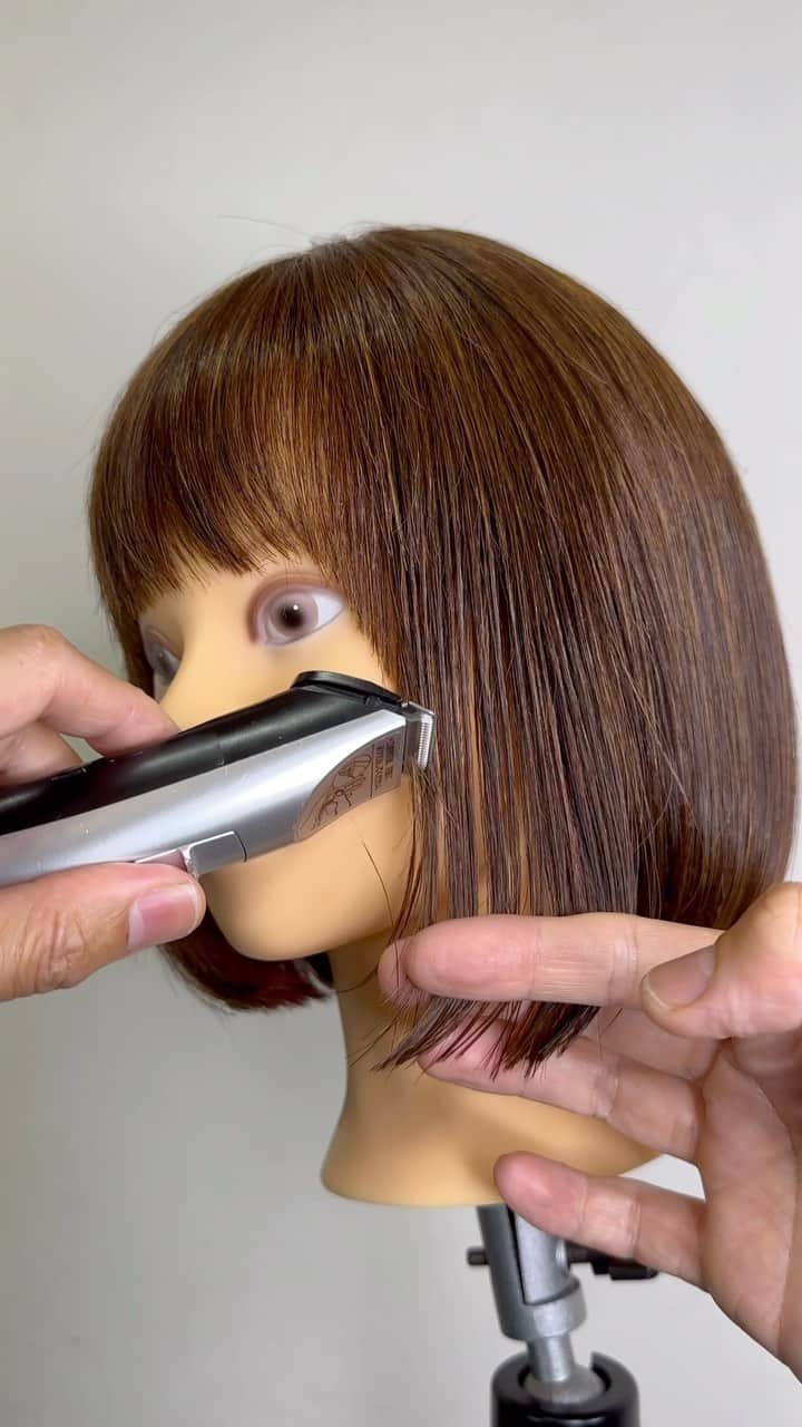 鶴谷和俊のインスタグラム：「I cut around my face with clippers.  Fine adjustment with scissors.  顔まわりをバリカンでカット💇 最後にハサミで微調整✂️  #hair  #hairstyle #hairstyles #hairstyleideas #hairstylest #hairstyleoftheday #hairstyle #hairstylevideo #hairstyletutorial #hairstyles_ideas.」
