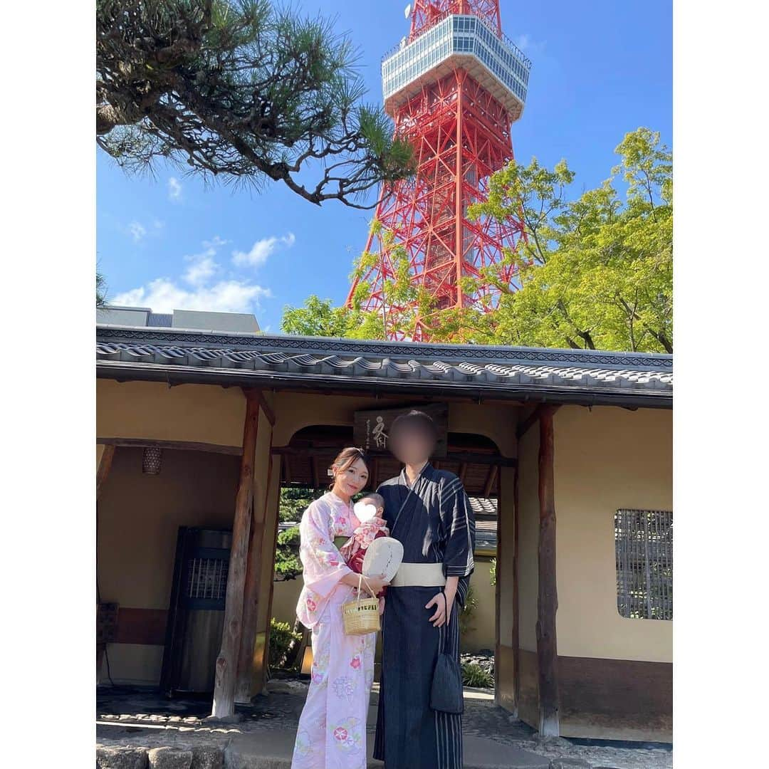 松岡里枝さんのインスタグラム写真 - (松岡里枝Instagram)「＼＼100日祝い🎎🪭／／  生後100日のお祝いと、 一生食べることに困らないようにという願いを込めた行事『お食い初め』をしました👶🏻🥢🙏🏻🌸  まだまだ先かなぁと思ってたけど、あっという間に生後３ヶ月🩷  最近本当に ぷにぷに、ふにゃふにゃで 毎日可愛すぎる🥹🫶🏻👶🏻  健康第一🫧 これからも健やかに育ちますように🍀  可愛いベビー袴は @tsukihana.official の🪭💕  シワになりにくくて、 上下分かれてたりマジックテープで 着脱も楽ちんでした🥰🫶🏻  お正月やひな祭り、七五三にも良さそう🎎💓  東京タワーのふもとにある 「とうふやうかい」🥢 店内も中庭もすごく雰囲気が良かったです🪷✨  #100日祝い #お食い初め #ベビー袴 #生後3ヶ月 #女の子ベビー #女の子ママ #赤ちゃん #赤ちゃんのいる生活 #赤ちゃんのいる暮らし #とうふやうかい」8月9日 19時36分 - okarie1023