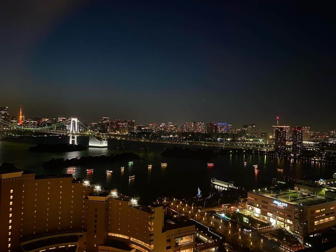 三橋亜記のインスタグラム：「. TOKYO🗼🌉」