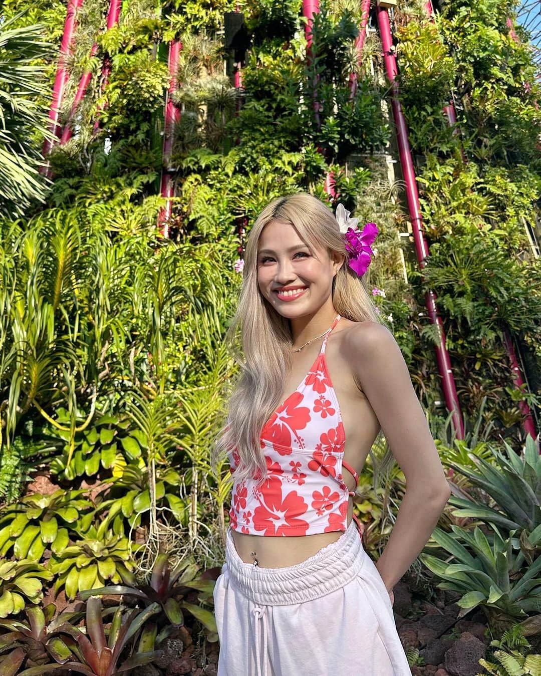 今田惟吹のインスタグラム：「Hbd to my 2nd home Singapore 🌺🇸🇬🪸  #singaporenationalday #singaporebirthday」