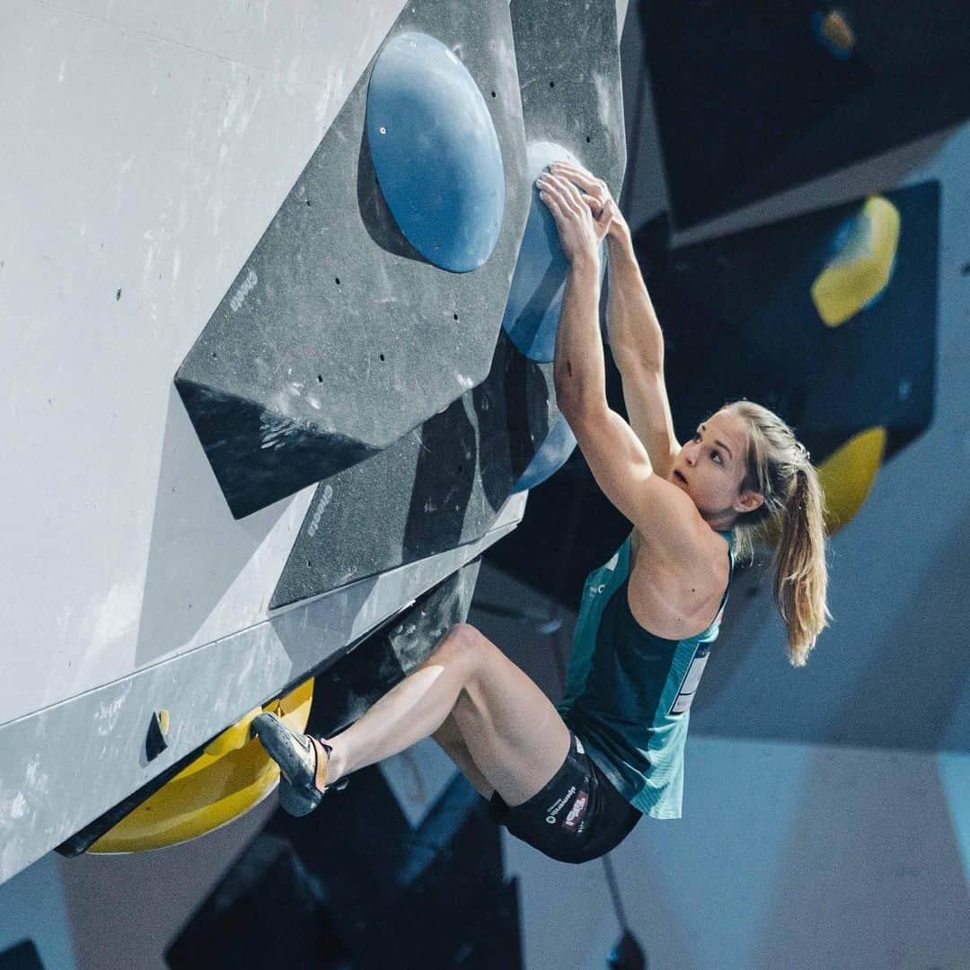 ジェシカ・ピルツさんのインスタグラム写真 - (ジェシカ・ピルツInstagram)「Strong performance 🔝💯 @jessy_pilz finished the semifinal boulder competition in the Olympic Combined on 7th place and has a good starting position for the lead part in the evening🤩👌🏻🇦🇹  #austriaclimbing #bern2023#📸: @ifsclimbing | @janvirtphotography | @lenadrapella」8月9日 19時53分 - jessy_pilz