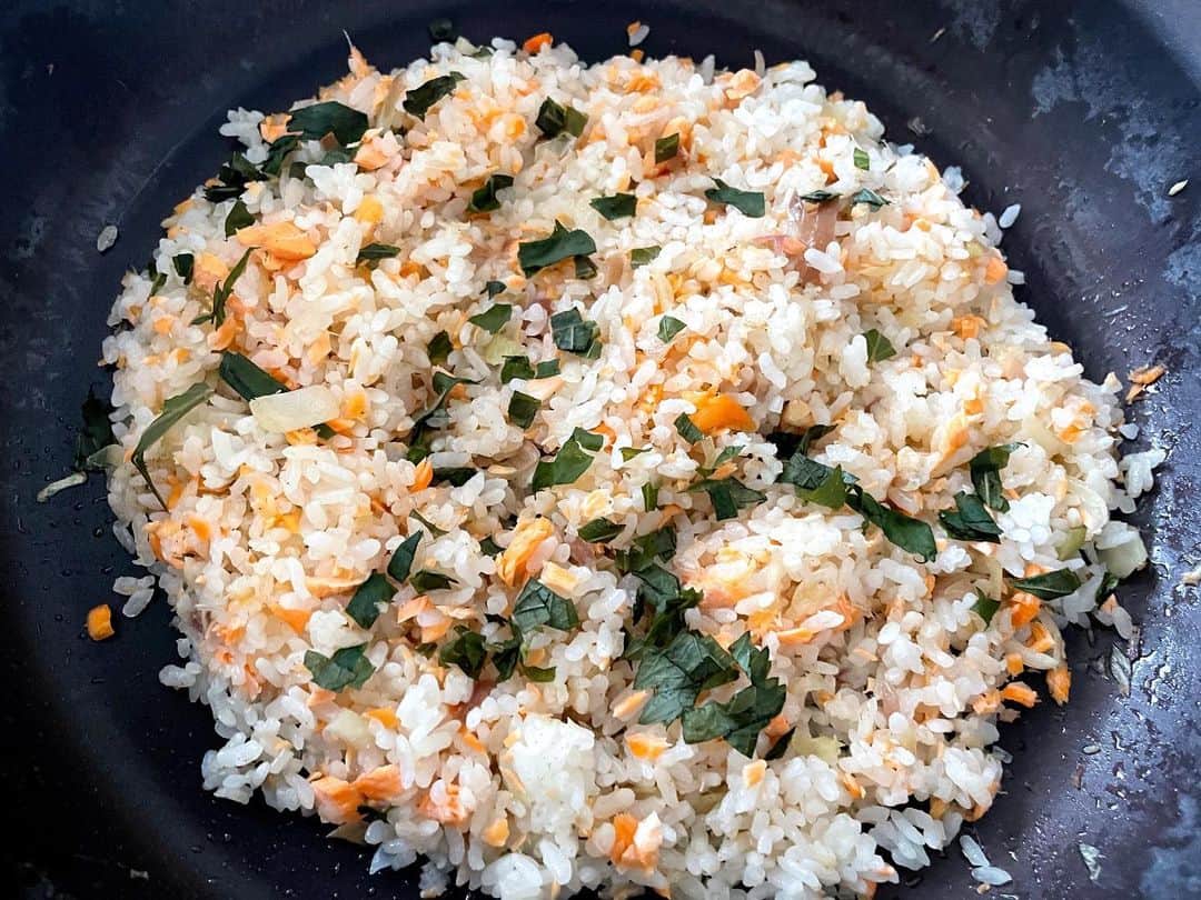 アグネス・チャンのインスタグラム：「鮭とみょうがと紫蘇のでチャーハンです。めちゃくちゃ美味しかったです。」