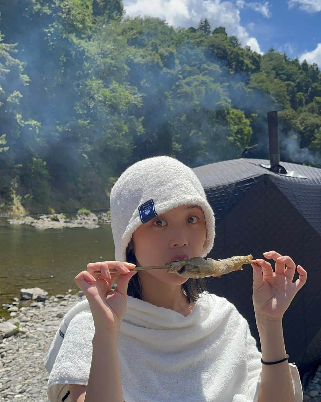 豊泉志織のインスタグラム：「初めてテントサウナしてきたよー🏕️お友達のお陰でこの夏大満喫！笑 . . . #サウナ#テントサウナ#サ活#サウナ女子 #サウナハット#ととのい#自然#川遊び#サ道#サウナー#豊泉志織#スターダスト#スターダストプロモーション .」