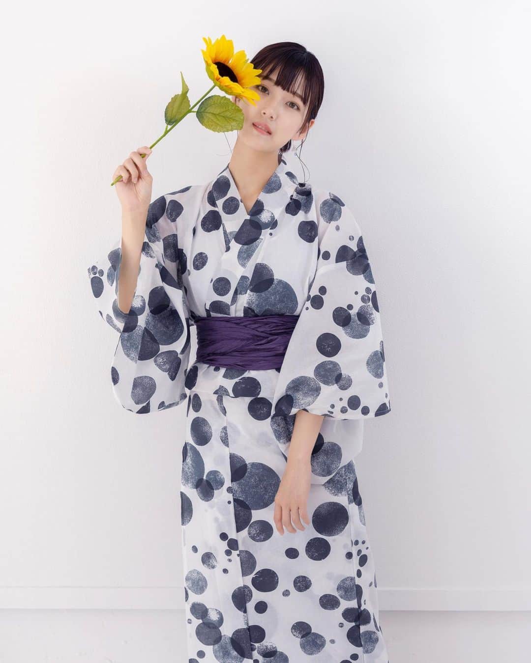 のインスタグラム：「🌻🌴🍍  今年は浴衣たくさん着れて嬉しかった〜💜  girlsgraph撮影会ではじめましての カメラマンさんが撮ってくれたの☺️  嬉しい🥹🫧」