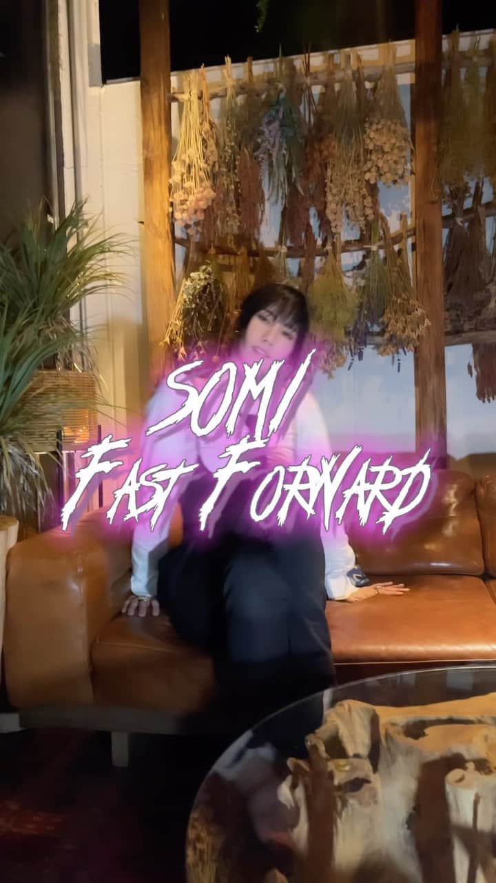 志村禎雄のインスタグラム：「@somsomi0309 / FastForward  #KPOP  Filming by @swell.official0987  in チルラグ中目黒店  @chillrug」