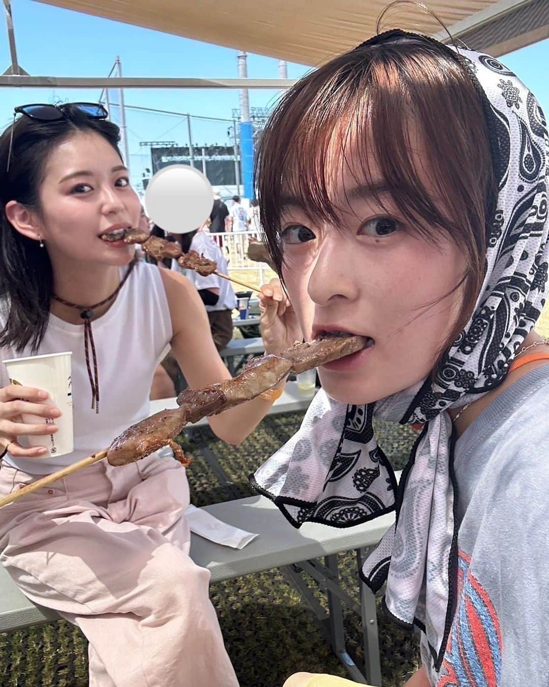 永瀬莉子さんのインスタグラム写真 - (永瀬莉子Instagram)「フェス初参戦な私たち 夏だね~🍉🍉 #rijf2023」8月9日 20時13分 - rico_nagase_