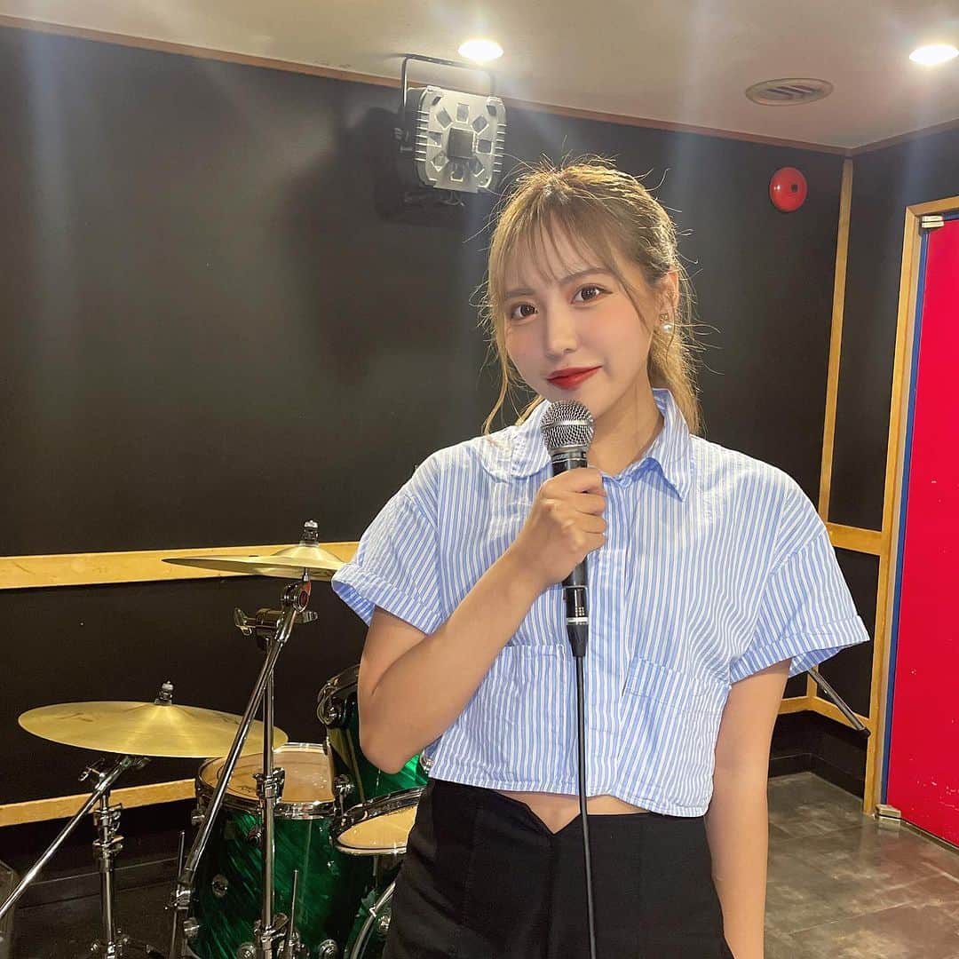 NOCOのインスタグラム：「明日新宿パスタ前にて19時から路上ライブです💕🫰てるてる坊主つくろうねー！ブリザード🌨️飛んでけ〜」