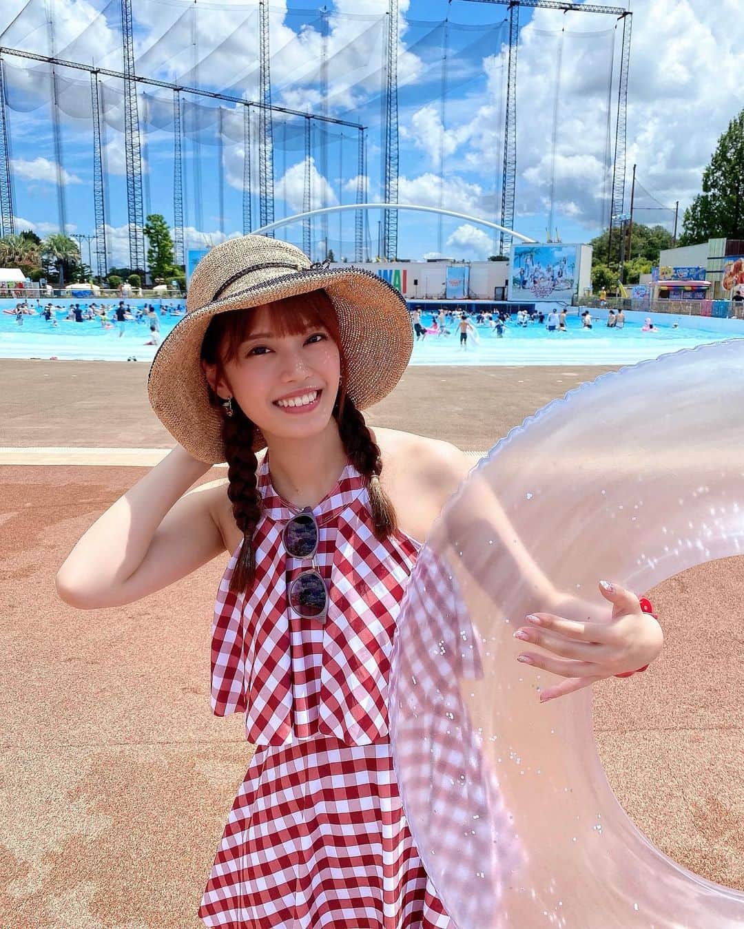 林茜実里さんのインスタグラム写真 - (林茜実里Instagram)「プール！！！！ : : 数年ぶりだったの😭 楽しすぎてずっと遊んでた、、笑 : #プール #よみうりランドプール」8月9日 20時26分 - amirihayashi_pimms
