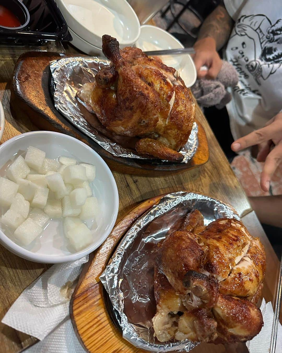 𝐓𝐒𝐔𝐊𝐀𝐒𝐀さんのインスタグラム写真 - (𝐓𝐒𝐔𝐊𝐀𝐒𝐀Instagram)「🫰🏽🐓🌈🧢  . .  #韓国旅行 #ソウル #明洞  #マタニティコーデ #妊娠9ヶ月 #ぷんにー #ぷんにーらいふ #プレママ #男の子ママ」8月9日 20時39分 - tsukasa_xoxo