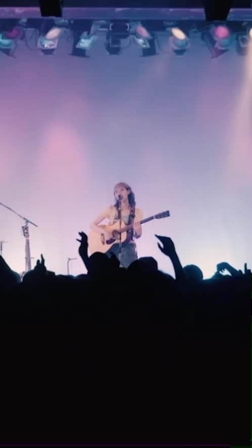 竹内アンナのインスタグラム：「ㅤㅤㅤㅤㅤㅤㅤㅤㅤㅤㅤㅤㅤ at FIVEリリースツアー、ファイナル公演の映像が 今日の23:59まで見れます。  しかもほぼフルッ！すごいことだ。  音も映像もバチイケなので YouTubeでぜひ観てねん」