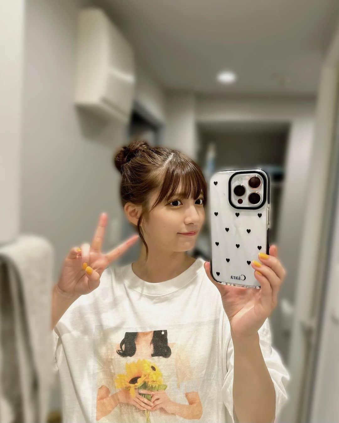 奥村優希のインスタグラム：「お団子は男性受け悪いって本当かなあ？🍡  お風呂入る前時によくしちゃう🛀」