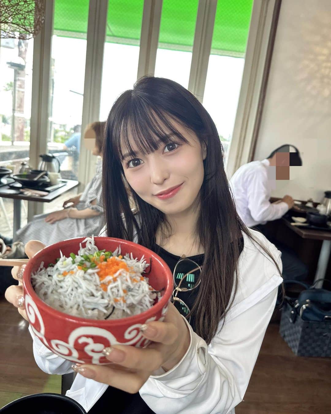 新井椎夏さんのインスタグラム写真 - (新井椎夏Instagram)「しらす丼食べたよっ」8月9日 21時03分 - elsy_shiina