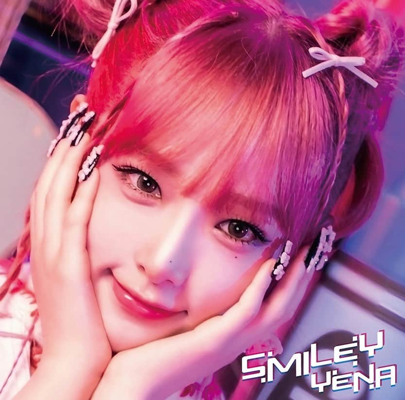 チェ・イェナさんのインスタグラム写真 - (チェ・イェナInstagram)「SMILEY-Japanese Ver.-(feat.ちゃんみな) が8月9日に日本で販売されました  とってもとっても大好きですJigumi💙  SMILEY Your Turn🎧」8月9日 21時00分 - yena.jigumina