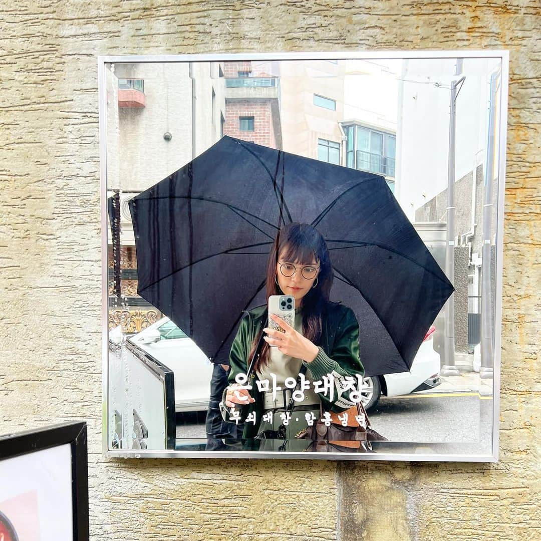 三谷紬さんのインスタグラム写真 - (三谷紬Instagram)「☔️🌧️ 雨が続きますね。 台風の被害に遭われた地域にお住まいの方々が心配です… 早めの準備、早めの避難をお願いします🙇 * #雨#🌧️#☔️#台風#注意喚起#気をつけて#過去pic#過去写真#時間差投稿#韓国#韓国旅行#テレビ朝日#アナウンサー#三谷紬」8月9日 21時00分 - mitani_tsumugi