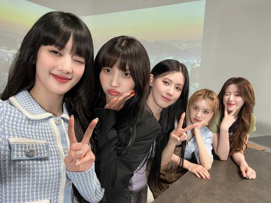 (G)I-DLEさんのインスタグラム写真 - ((G)I-DLEInstagram)「[📸] #G맘대로아이들 ★특별편성★ (G)I-DLE NEWS  네버랜드를 위해 찾아온 (G)I-DLE NEWS 🎙 월드투어를 떠난 (여자)아이들의 다양한 뉴스를 만나볼 수 있었던 시간 ✈️ 다음 주에는 또 어떤 에피소드로 돌아올지, 많은 기대 부탁드립니다!  #여자아이들 #GIDLE #지맘대로아이들」8月9日 21時01分 - official_g_i_dle