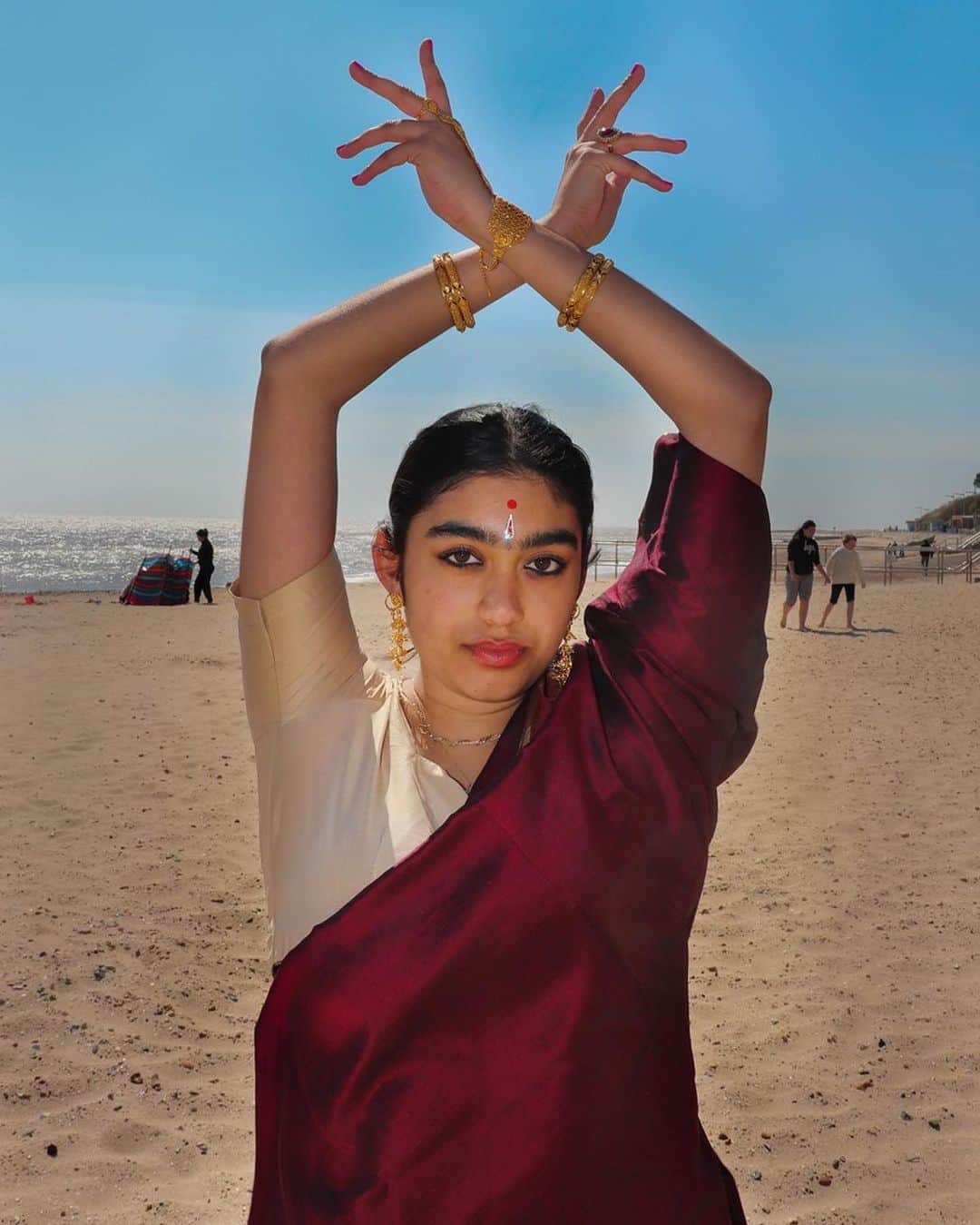 のインスタグラム：「The soon-to-be-released @coconut.zine from Dazed Club member @anuhya.ds shines a light on what it’s like to be a young person with South Asian heritage in the UK 🥥  Despite 9.3 per cent of the UK population identifying as British Asian, they’re the most underrepresented ethnic group on UK television, and even these portrayals often fall flat and lean heavily on stereotypes and clichés. It’s frustrating, but makes it all the more heartening to see projects like Coconut which are created by British South Asians, for British South Asians.  "Initially, I got called a ‘coconut’ by my South Asian family as a joke,” Coconut’s 20-year-old creator @anuhya.ds tells Dazed. “Even throughout secondary school, my South Asian friends and I would call each other ‘coconut’ – like if someone couldn’t handle a bit of spice or like if someone didn’t know a specific Bollywood song, that sort of stuff."  “When you look back, in most cases the joke probably hid a feeling of discomfort and disconnection. As I got older and I visited India more often and visited my family and learnt more about my culture, I realised how disconnected I was, especially because I can’t speak Hindi. But I know that’s a struggle that a lot of people can relate to.”  Anuhya adds that the process of creating Coconut Zine was enlightening on a personal level, and she hopes to share her newfound understanding of British South Asian history with readers.  “I also wanted to learn more about British South Asian history, because I always knew that places like Brick Lane and Southall had a history of protest, but I didn’t really know the details of it,” she explains. “This project really gave me an opportunity to properly delve into the history. It was so interesting, and a part of history that you don’t normally hear about.”  Read more through the link in our bio 🔗  📸 @anuhya.ds」