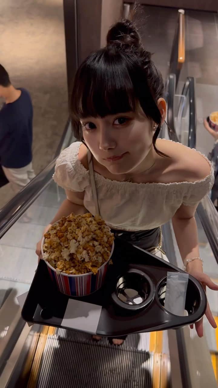 松本恵莉紗のインスタグラム：「ポップコーンはキャラメル派です☺︎」