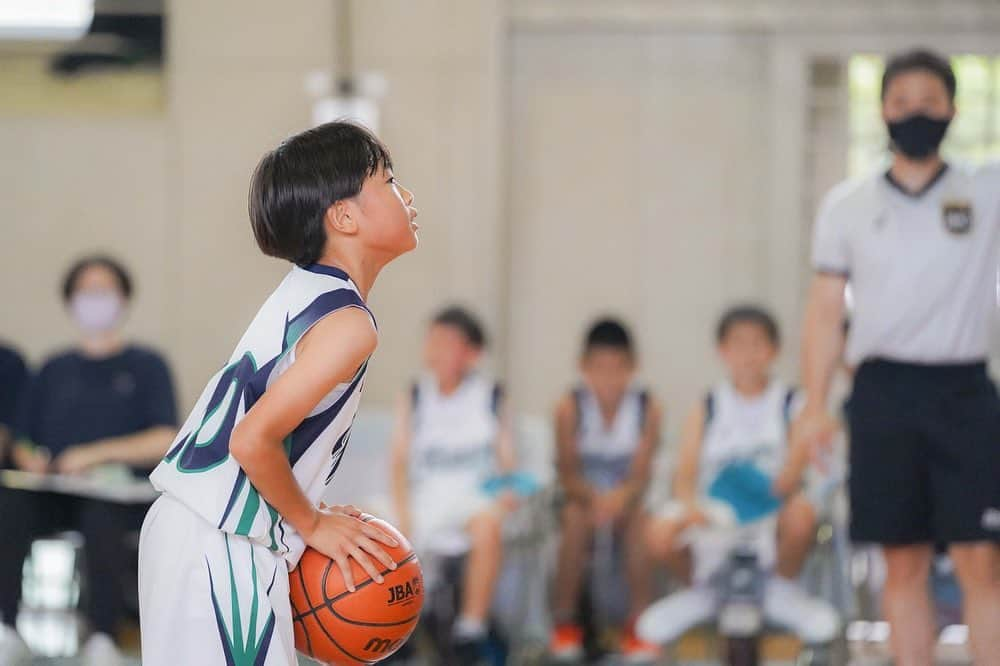 ユッコさんのインスタグラム写真 - (ユッコInstagram)「. basketball🏀 . . 8歳からはじめたミニバス 木曜日以外は毎日⛹️‍♂️ . 休みたいと言ったことは 一度もないよ◎ . . 褒められることも多くなり ゲームタイムも増えた！ まだまだ課題がたくさんだけど バスケが大好き チームメイトが大好き それだけで大優勝💯 . .」8月9日 21時17分 - happayucco