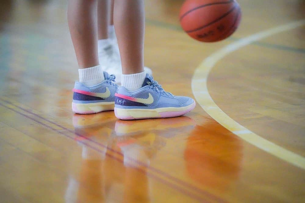 ユッコのインスタグラム：「. basketball🏀 . . 8歳からはじめたミニバス 木曜日以外は毎日⛹️‍♂️ . 休みたいと言ったことは 一度もないよ◎ . . 褒められることも多くなり ゲームタイムも増えた！ まだまだ課題がたくさんだけど バスケが大好き チームメイトが大好き それだけで大優勝💯 . .」