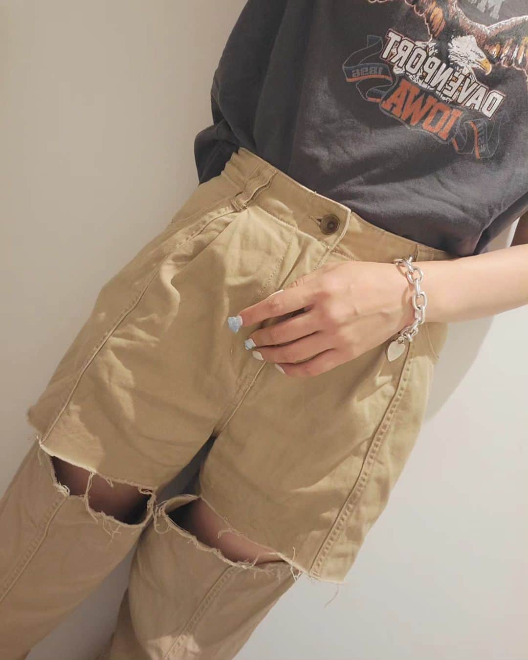 早川真生のインスタグラム：「#ootd⁡ ⁡⁡ ⁡暑い毎日に超大活躍してるラーちゃんがくれパンツ⁡ ⁡お気に🫶⁡ ⁡⁡ ⁡」