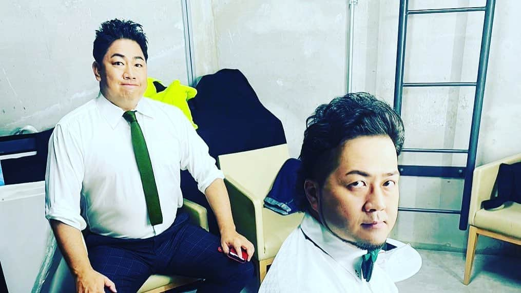 川原豪介さんのインスタグラム写真 - (川原豪介Instagram)「７月末から新しく三井住友銀行のデジタル口座OliveのCMが流れています！わーい🙌 今回は吉高由里子さんがいないデカおじさん2人バージョンです😅 #三井住友銀行  #smbc  #olive」8月9日 21時27分 - blueriver_kawa