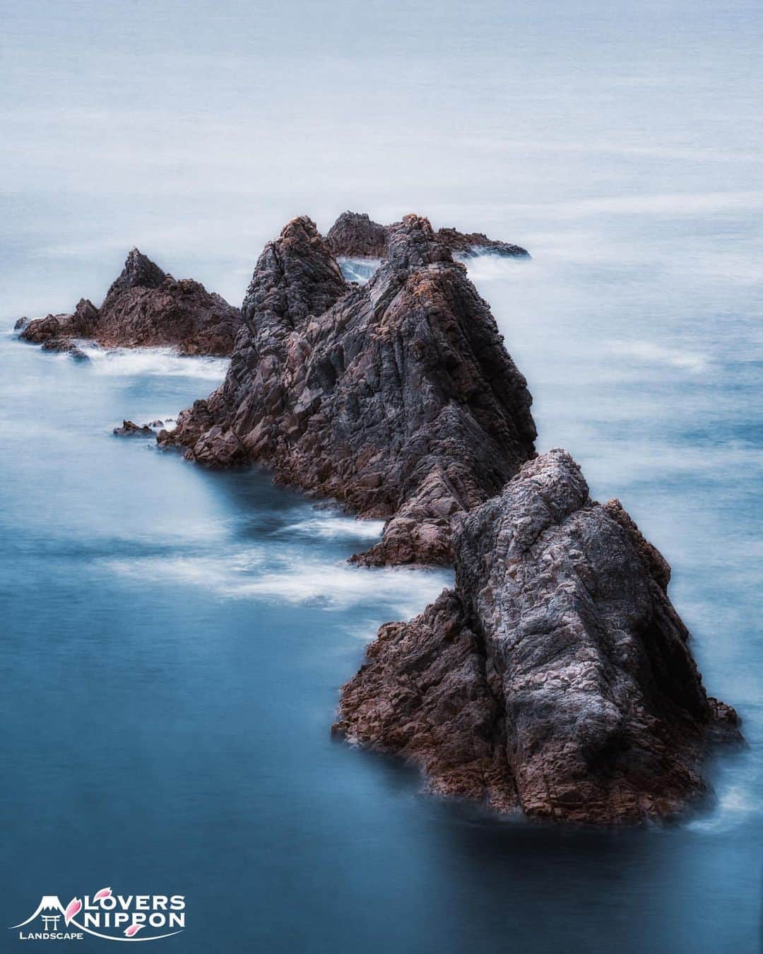 のインスタグラム：「🇯🇵Today's LoversNippon Selection🇯🇵 . Artist｜@s.h.flora Selected｜@nakashi726 . Follow : @lovers_nippon Tag : #lovers_nippon ＿＿＿＿＿＿＿＿＿＿＿＿＿＿＿＿＿＿＿ ￣￣￣￣￣￣￣￣￣￣￣￣￣￣￣￣￣￣￣￣ @s.h.flora  様 おめでとうございます✨ 素敵な作品にタグ付けありがとうございます🙏 今後ともLoversNipponを宜しくお願い致します✨ ＿＿＿＿＿＿＿＿＿＿＿＿＿＿＿＿＿＿＿＿ ￣￣￣￣￣￣￣￣￣￣￣￣￣￣￣￣￣￣￣￣ #日本 #風景 #写真 #風景写真 #scenery #nature」