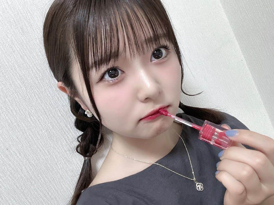 久保田沙矢香のインスタグラム：「ピンクのリップ好き🎀  先月まつ毛パーマをしていただきました！ 3週間くらい経ったけど、ビューラー使わなくて大丈夫なくらい毎日綺麗に上がってて嬉しい🥺  @lorrainebrow_ebisu  いつもありがとうございます🙇🏻❣️  #ロレインブロウ恵比寿 #ロレインブロウ #lorrainebrow_ebisu #まつ毛パーマ #まつパ」