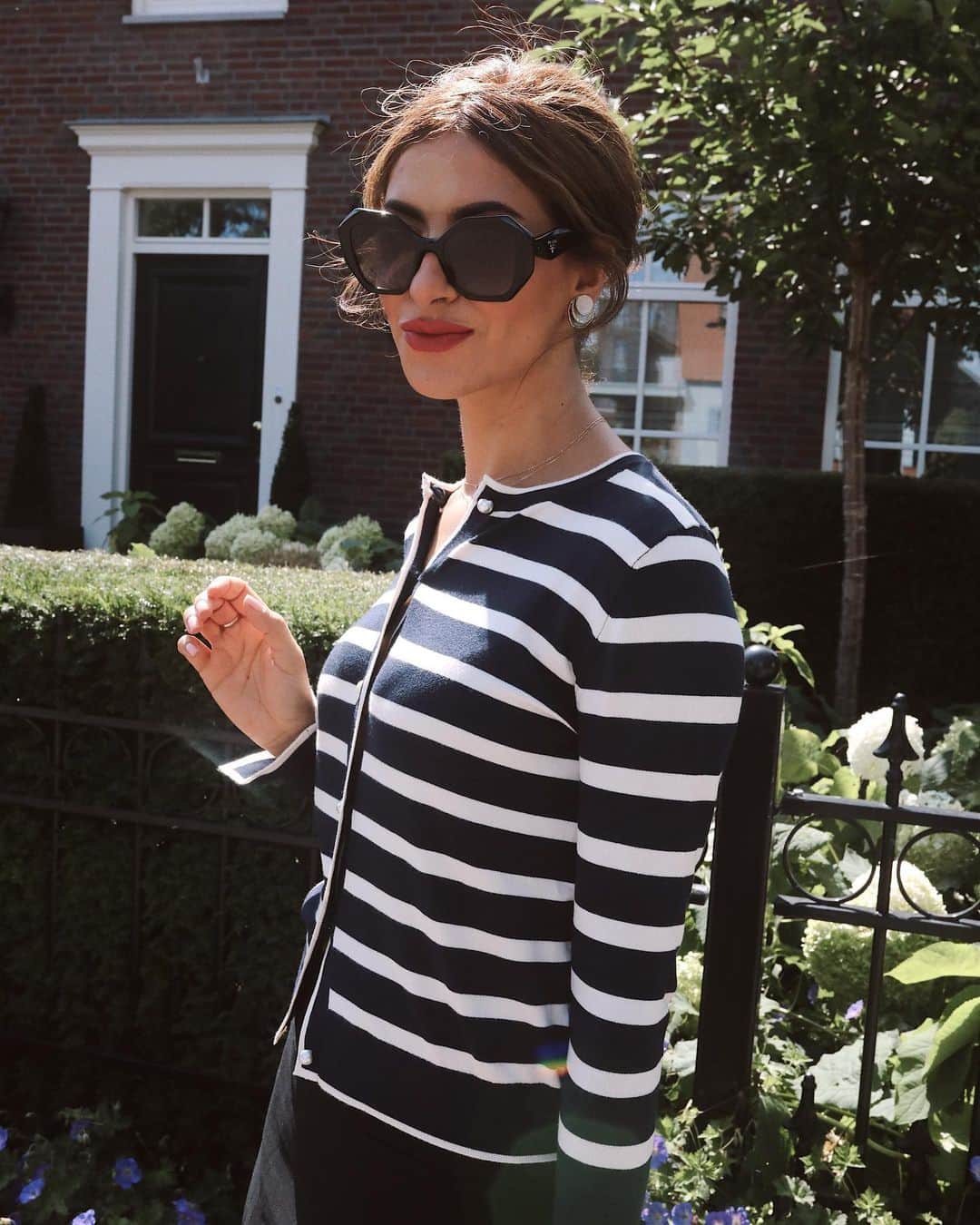Sarah Angiusのインスタグラム：「August🌻」