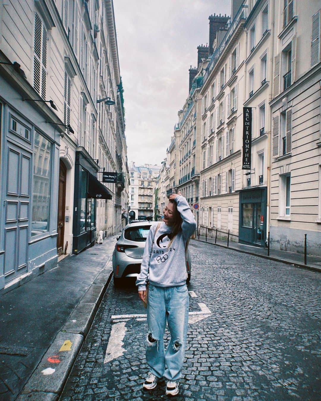 アン・ジヨンのインスタグラム：「파리 올림픽 굿즈 샀지롱 ~ 🇫🇷」