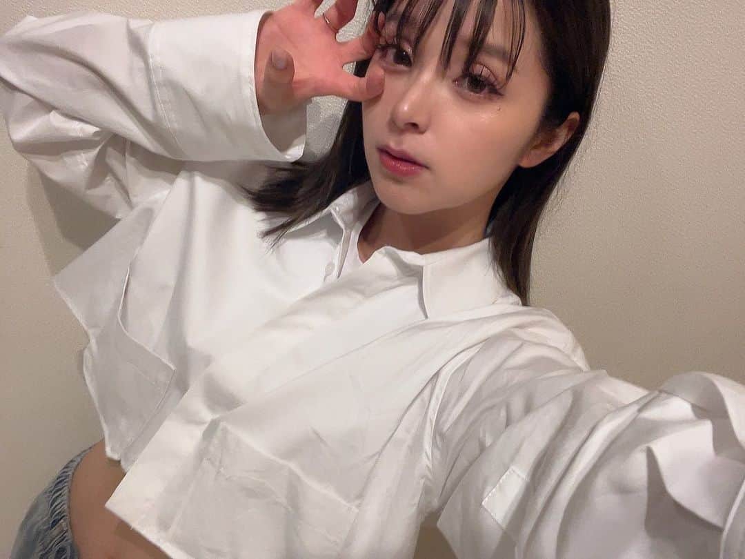 MARiAのインスタグラム：「今日も暑かったねぇ😝 明日もがんばろーっ！  #MARiA #美依礼芽 #小美 #GARNiDELiA #summer」