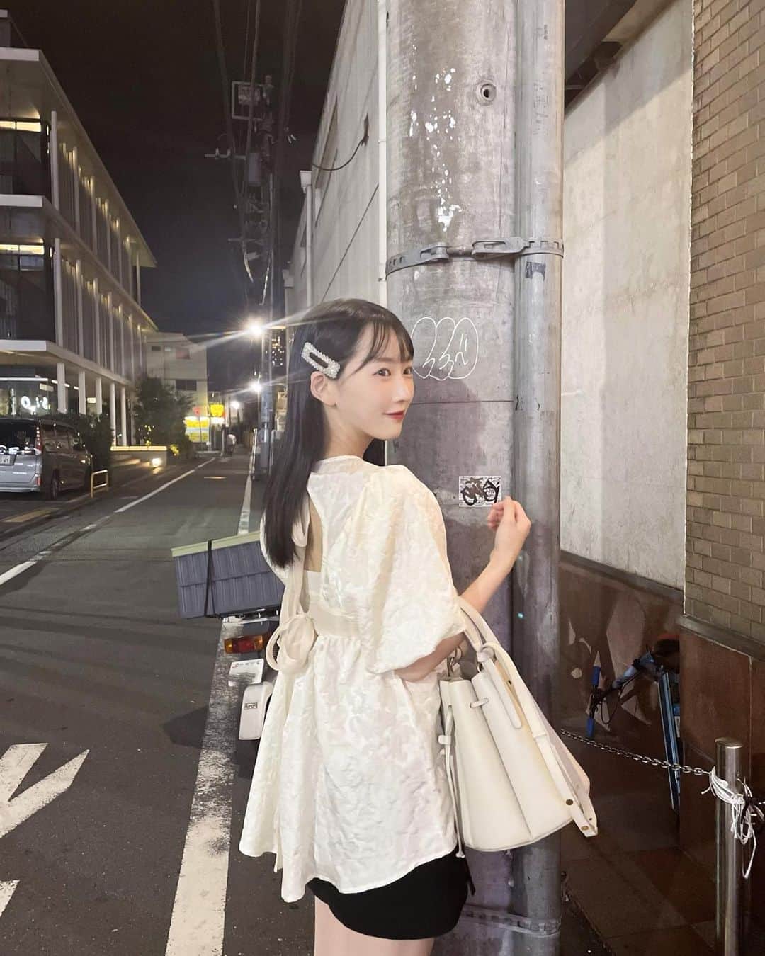 越智ゆらの（ゆらゆら）のインスタグラム：「🪿🍨  この服本当かわいい デートにぴったり  急遽、決済不良分のみ すこしですが在庫復活中✔︎」