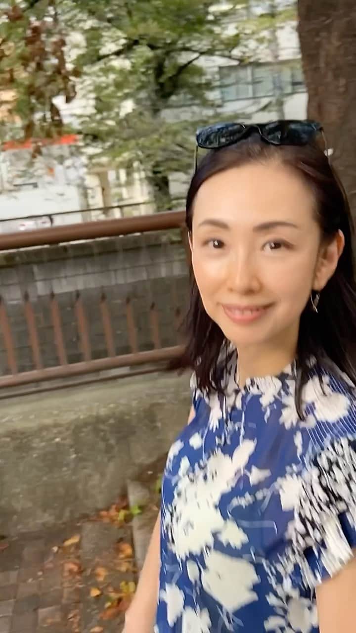 田村翔子のインスタグラム：「仕事帰りに目黒川沿いを少しお散歩😊  #目黒川#ライフスタイル#lifestyle#夏コーデ#summerfashion」