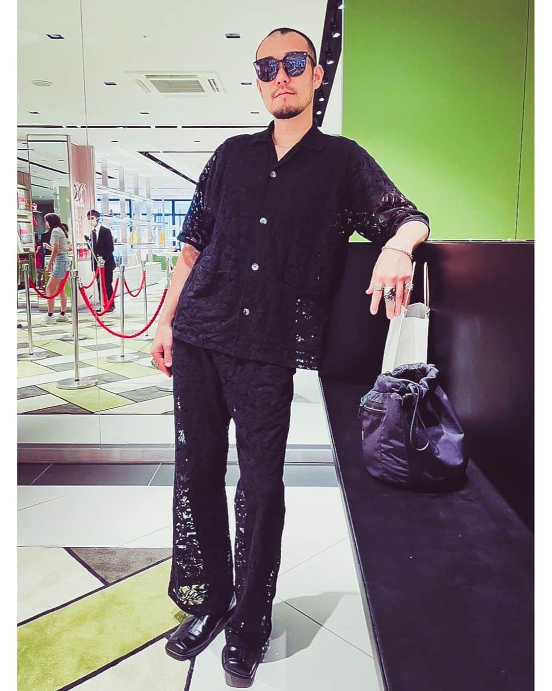 青木カズローのインスタグラム：「今日はスケスケの男でした。」