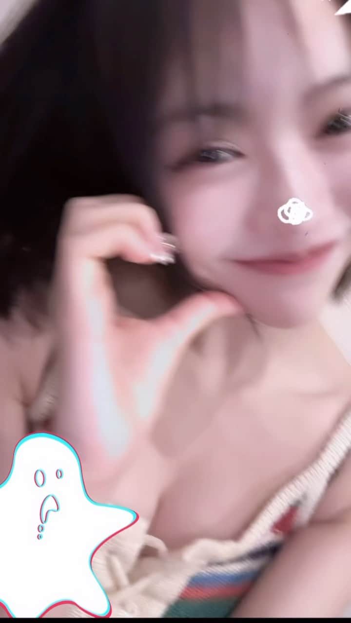 上水口姫香のインスタグラム：「太ったぁぁぁあ  まだ寝かせないよー？🐷」