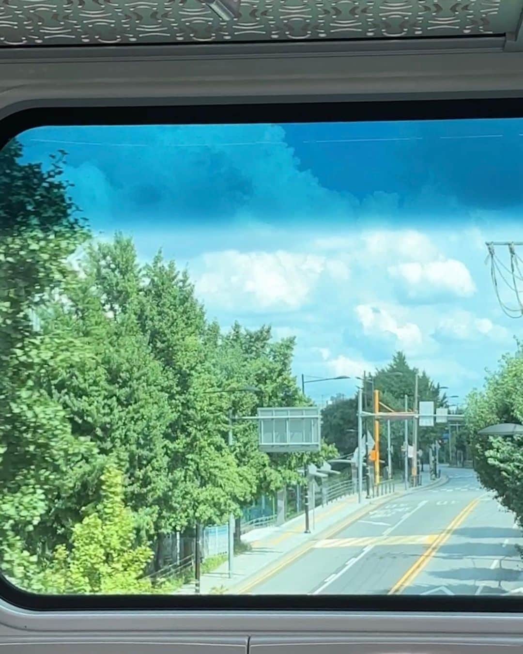 ルダのインスタグラム：「🌳☁️🩰📚」