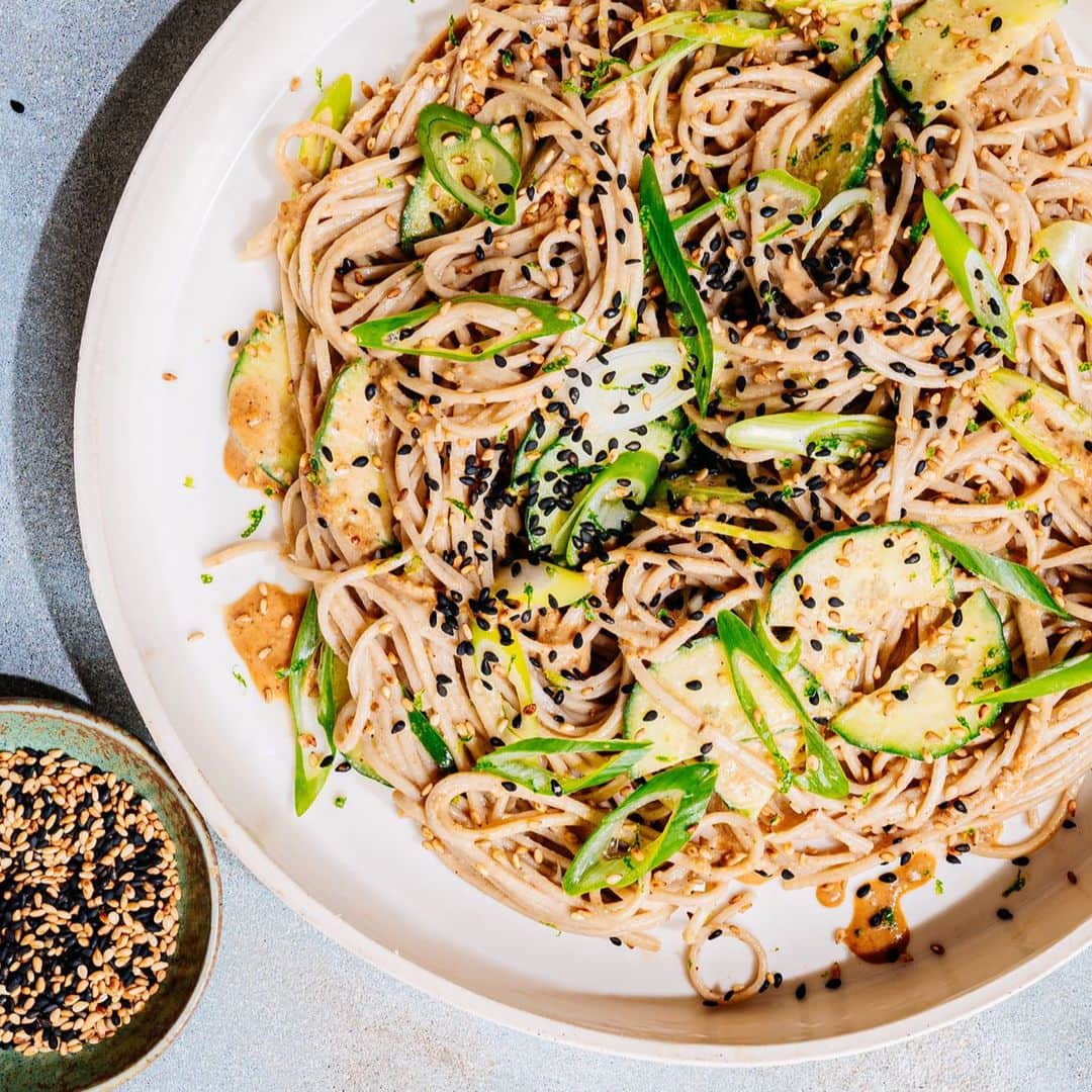Food & Wineさんのインスタグラム写真 - (Food & WineInstagram)「There's nothing noodles can't make better, even if you're having a good day, noodles are bound to improve it. For 26 of our favorite noodles recipes that will always improve your day, including this Chilled Sesame Soba Bowl with Cucumber and Scallions, head to the link in bio.   🍜: Robbin Hollis, 📸: @ericwolfinger」8月9日 23時15分 - foodandwine