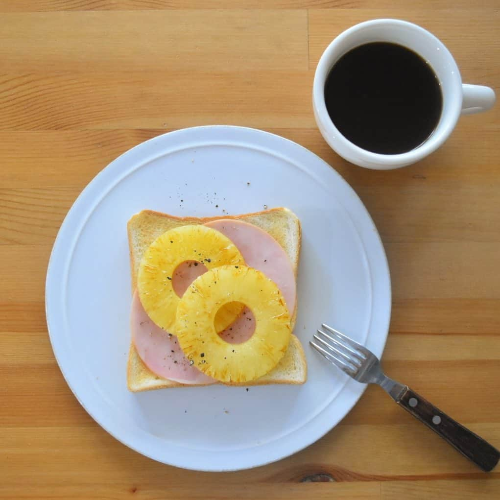 山崎佳のインスタグラム：「たしか一昨日くらいの。焼きパイナップルとハム。」