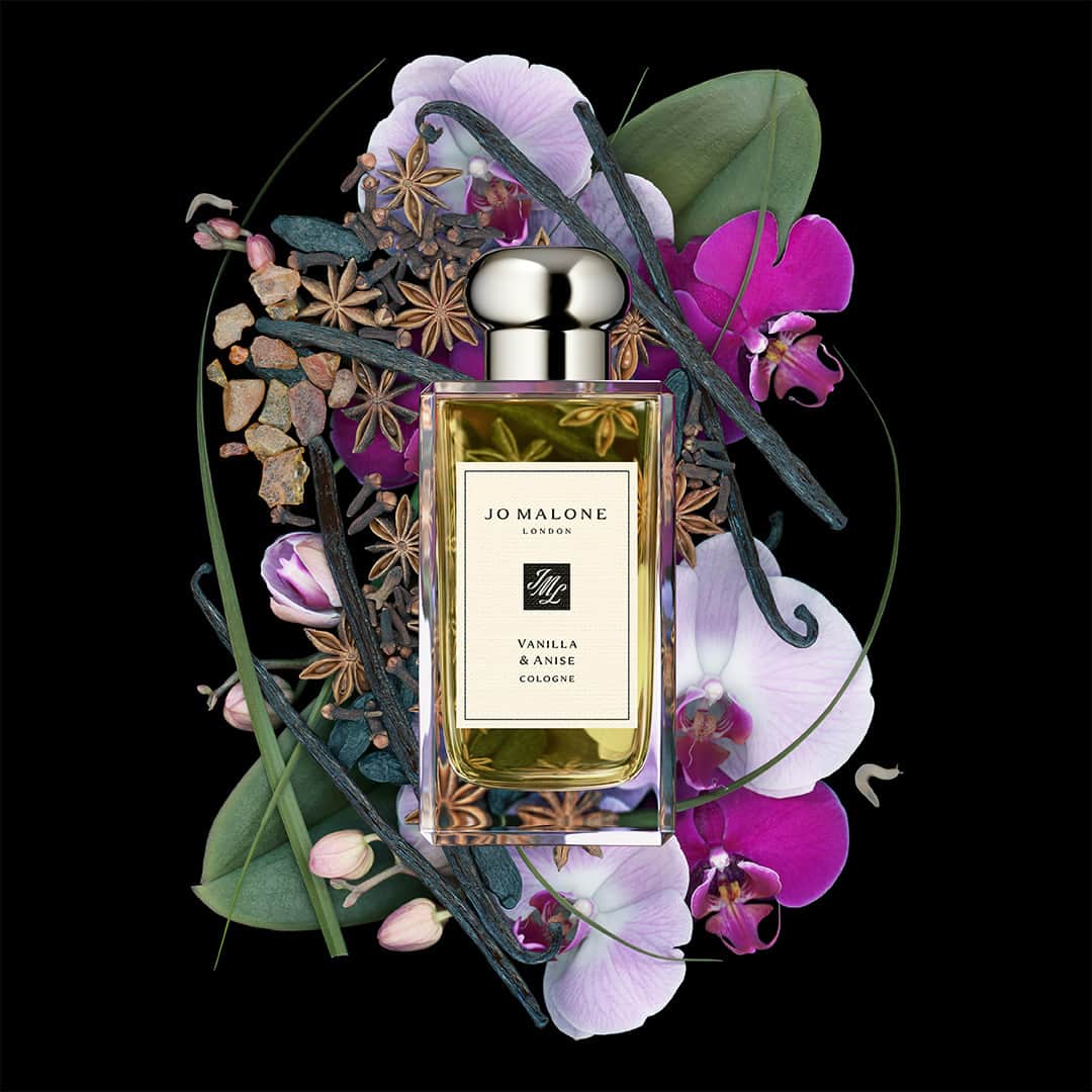 Jo Malone Londonさんのインスタグラム写真 - (Jo Malone LondonInstagram)「Uncover a modern story of vanilla in our online-only Archive Collection. Star anise, purple vanilla orchid and vanilla bourbon envelop you in warm, sensual fragrance. Tap to make Vanilla & Anise part of your fragrance wardrobe.」8月9日 23時12分 - jomalonelondon