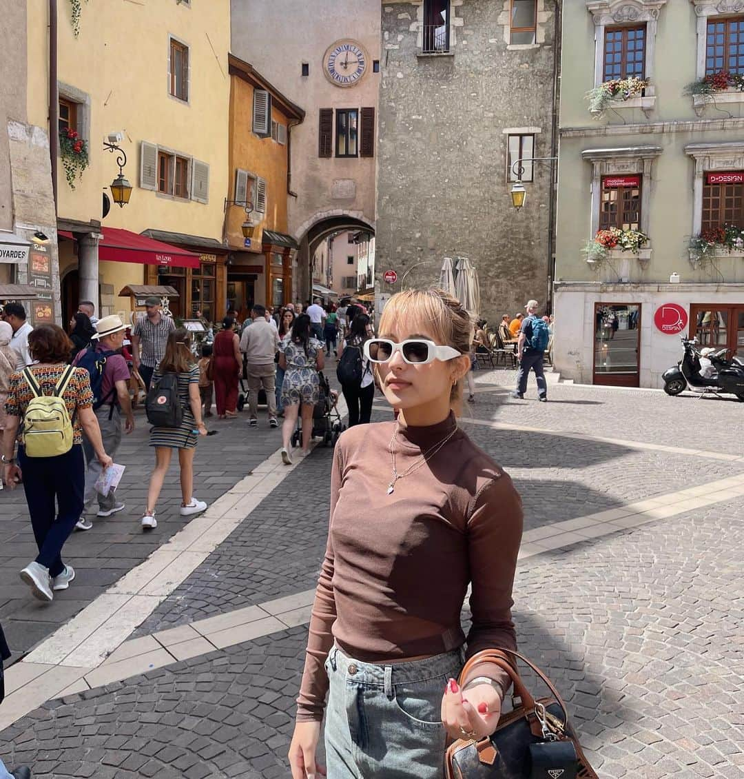 ペレアナイスさんのインスタグラム写真 - (ペレアナイスInstagram)「In annecy🇫🇷 街がすごく綺麗だった🏠⭐️  #アネシー #annecy」8月9日 23時18分 - pellet0726