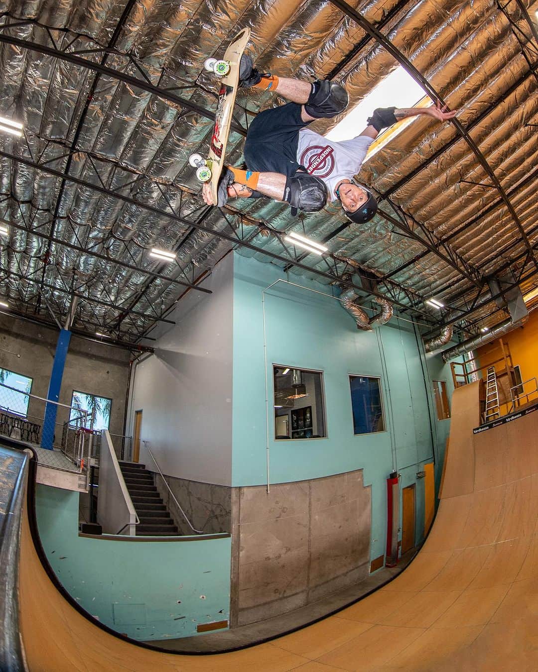 トニー・ホークのインスタグラム：「My first tailgrab in over a year! Thanks @transitionphotography for capturing this moment. Here’s to many (or at least a few) more.」