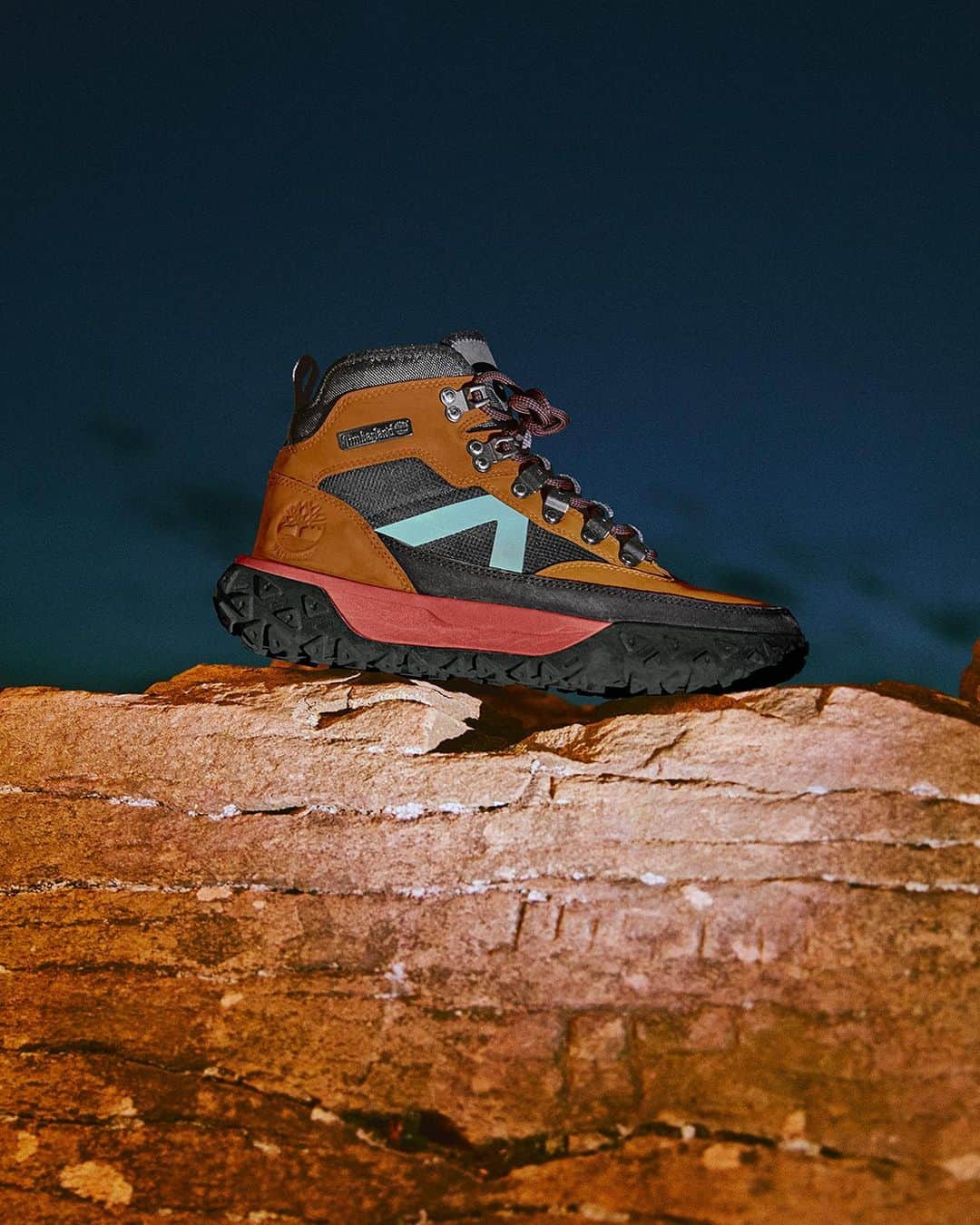 ティンバーランドのインスタグラム：「Move freely in the new men’s Greenstride™ Motion 6 Waterproof Mid Hikers. ​ ​ Nothing can stop your adventure. 🤝🌿​ ​ #Timberland50​ #BuiltForTheBold​ #VentureOutTogether」